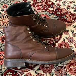 Thursday Caption Boots GUC